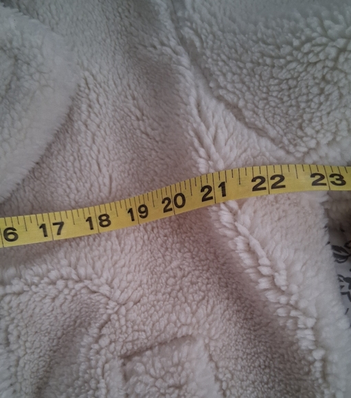 Gap Cream Colored Sherpa Jacket, Size Large - Picture 4 of 5